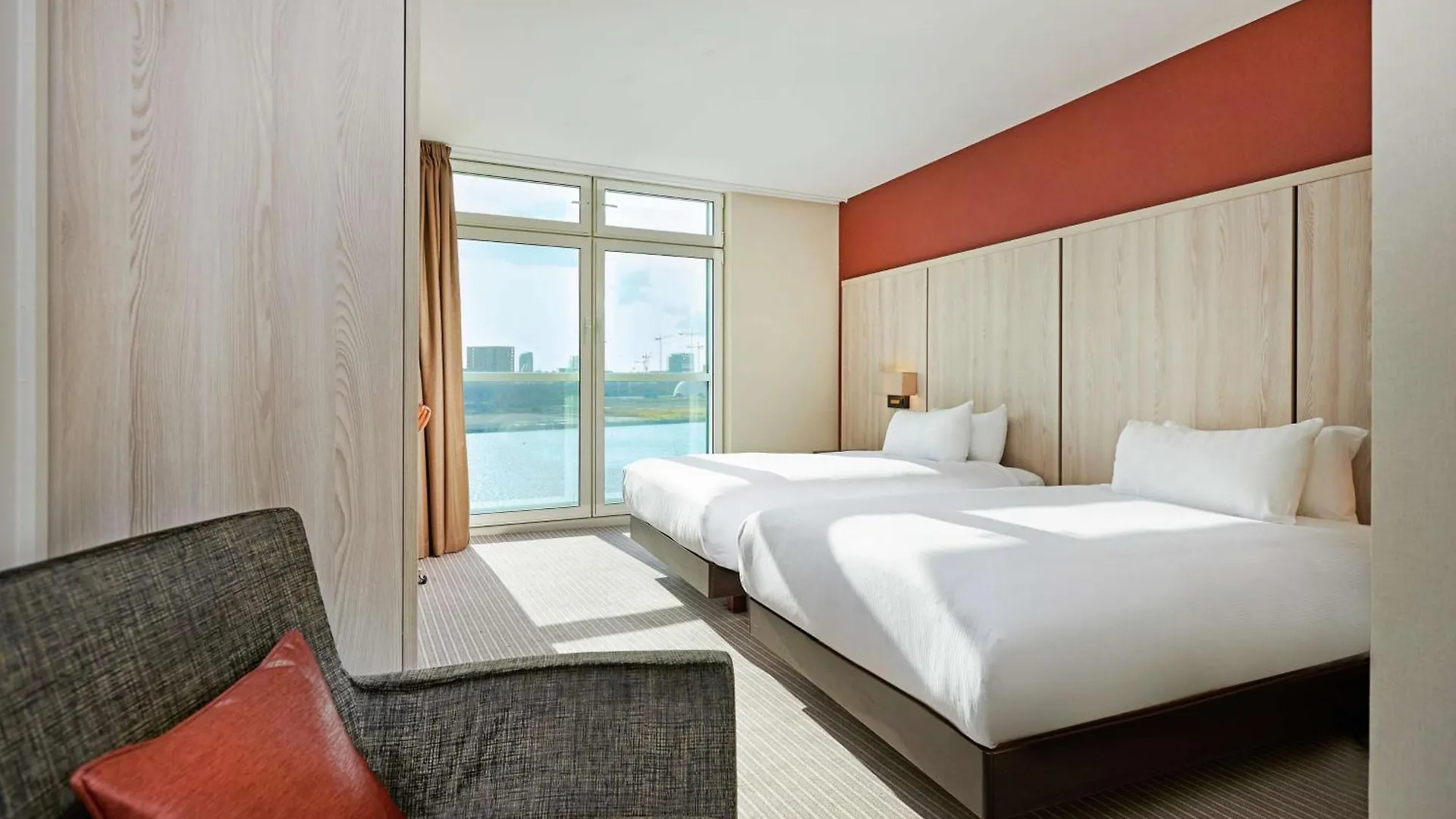 Doubletree By Hilton London Excel Hotel
