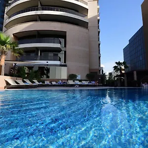 Otel Majestic Retreat ****