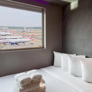 3* Hotel Bloc London Gatwick Airport